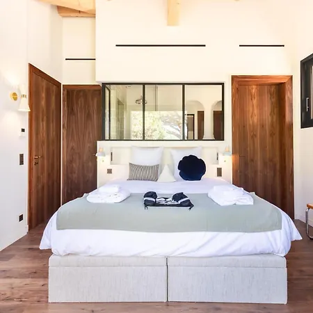 Utopia Villa *